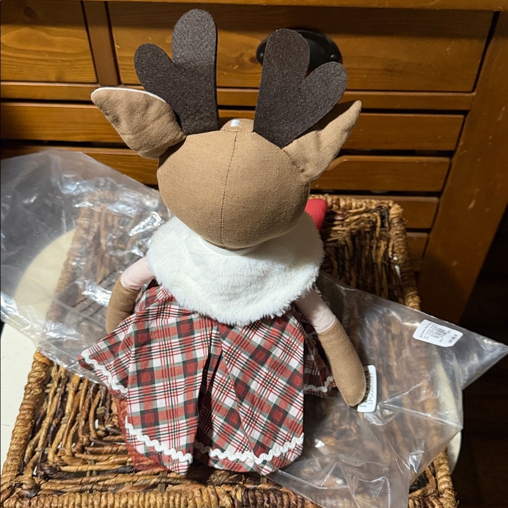 Pottery Barn Kids Holly Plush Reindeer Doll BNWT - Picture 5 of 6